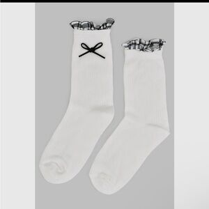 731. Plaid ruffle with bow white black